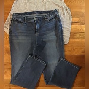 Woman size 18 W straight leg Saint johns bay denim stretch bluejeans cc